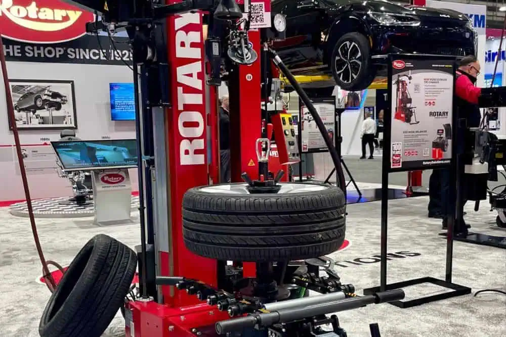 Hunter Tire Changers vs Rotary Tire Changers comparison chart for professional shops